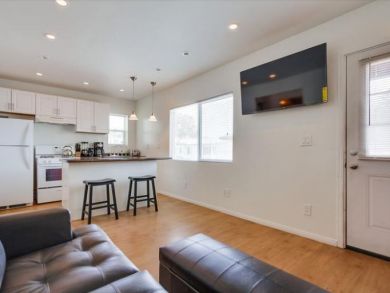 Cozy 2 Bedroom Cottage at Mission Beach Steps to Beach