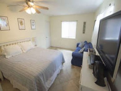 Three Bedroom Beach Cottage Steps from Beach