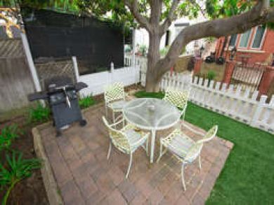 Three Bedroom Beach Cottage Steps from Beach