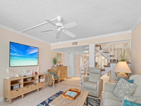 Elegant Gulf-Front Escape on Longboat Key - Beachfront Bliss with Stunning Views