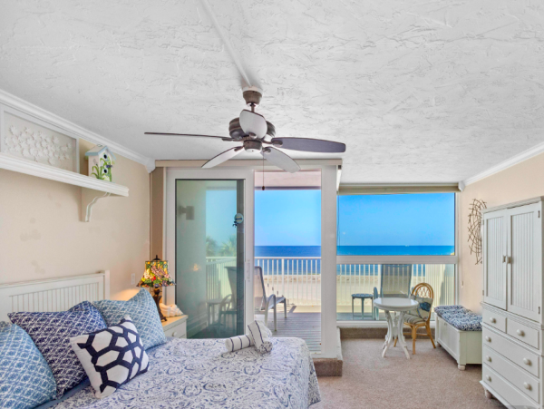 Elegant Gulf-Front Escape on Longboat Key - Beachfront Bliss with Stunning Views