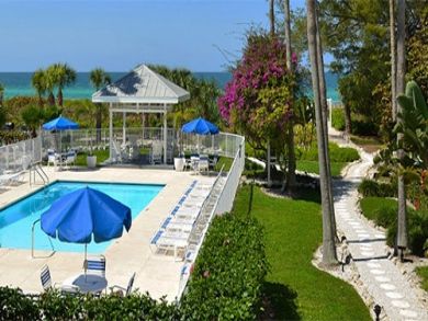 Romatic Beach Cottage on Exclusive longboat Key On Beach