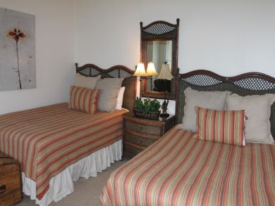Bedroom with Two Twin Beds Bedroom with Two Twin Beds