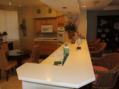Kitchen with Breakfast Bar Kitchen with Breakfast Bar