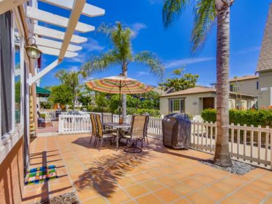 Short Walk to Beach from this Mission Beach 2 Bedroom Rental