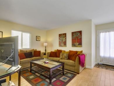 Short Walk to Beach from this Mission Beach 2 Bedroom Rental