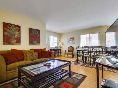 Short Walk to Beach from this Mission Beach 2 Bedroom Rental