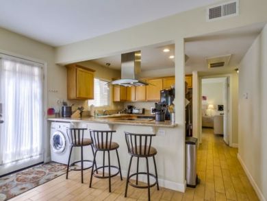 Short Walk to Beach from this Mission Beach 2 Bedroom Rental