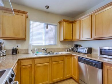 Short Walk to Beach from this Mission Beach 2 Bedroom Rental