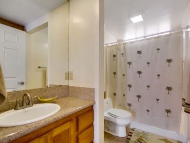 Short Walk to Beach from this Mission Beach 2 Bedroom Rental