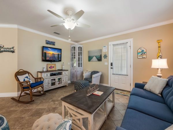 Holmes Beach Vacation Rental 3 Bedrooms Sleeps Six Guests