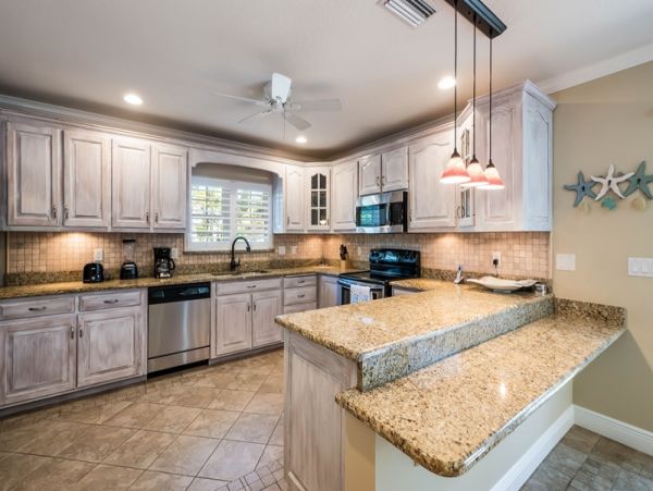 Holmes Beach Vacation Rental 3 Bedrooms Sleeps Six Guests