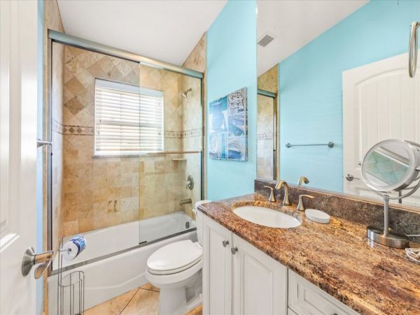 Holmes Beach Vacation Rental with Five Bedrooms & Pool