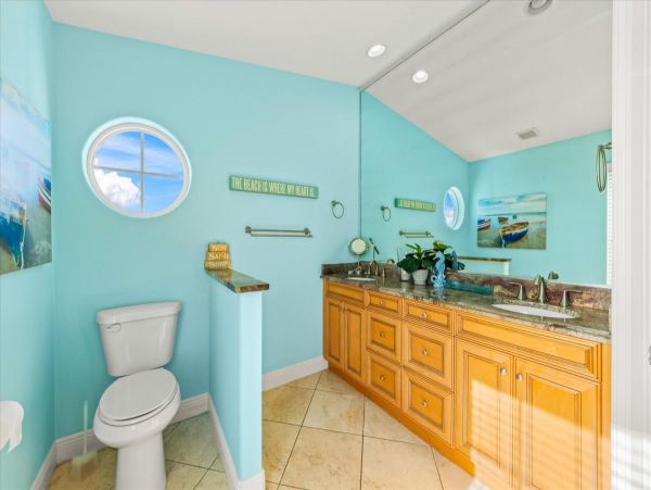 Holmes Beach Vacation Rental with Five Bedrooms & Pool