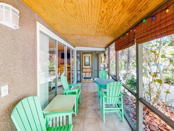 Great Value Two Bedroom Anna Maria Duplex Sleeps Four Guests