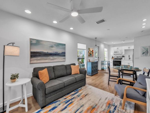 Anna Maria 2 Bedroom Vacation Duplex Close to Beach
