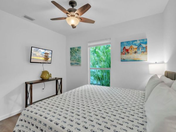 Anna Maria 2 Bedroom Vacation Duplex Close to Beach