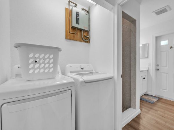 Anna Maria 2 Bedroom Vacation Duplex Close to Beach