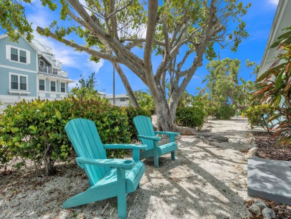 Anna Maria 2 Bedroom Vacation Duplex Close to Beach