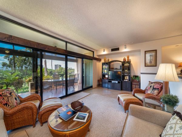 Luxury Kaanapali Vacation Rental - Maui Villa with Lanai, Pool & Concierge
