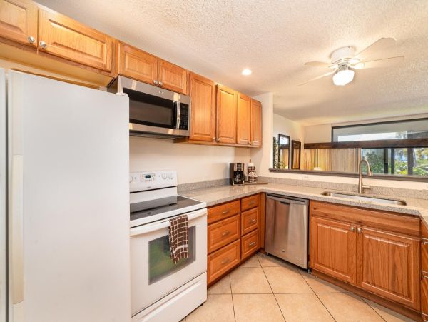 Luxury Kaanapali Vacation Rental - Maui Villa with Lanai, Pool & Concierge