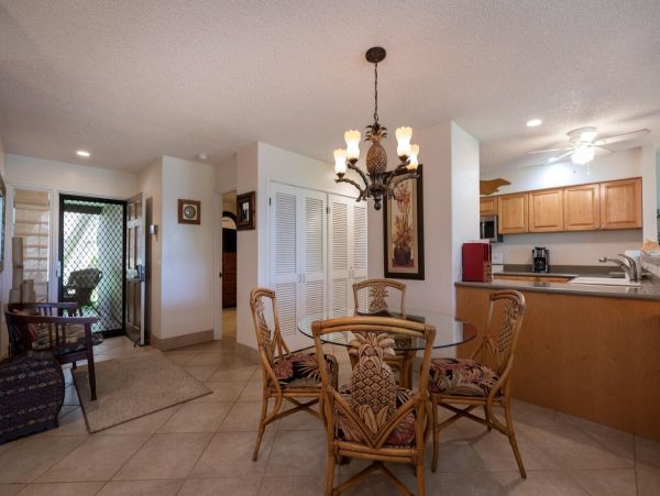 Luxury Kaanapali Vacation Rental - Maui Villa with Lanai, Pool & Concierge