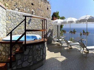 Positano Italy Condo 894281