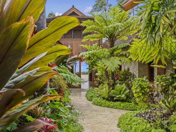 Oceanfront Luxury Estate in the Heart of Wailea - Steps from Keawakapu Beach