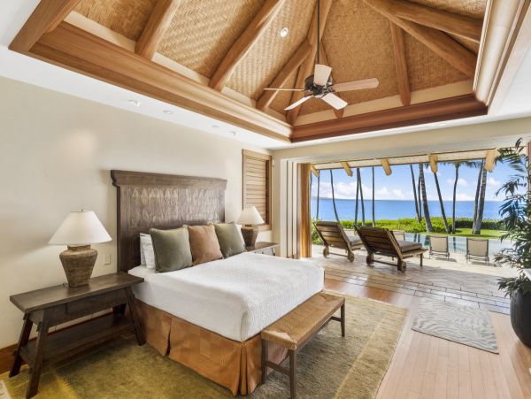 Oceanfront Luxury Estate in the Heart of Wailea - Steps from Keawakapu Beach
