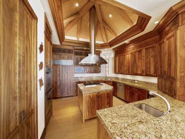 Oceanfront Luxury Estate in the Heart of Wailea - Steps from Keawakapu Beach