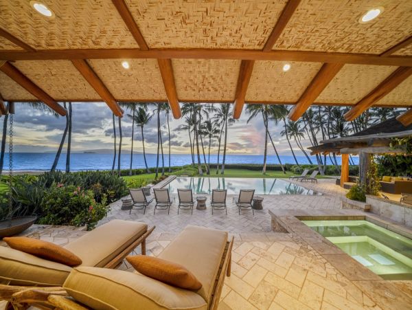 Oceanfront Luxury Estate in the Heart of Wailea - Steps from Keawakapu Beach