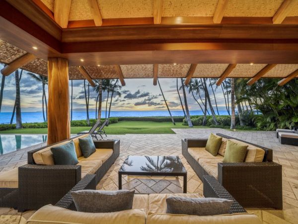 Oceanfront Luxury Estate in the Heart of Wailea - Steps from Keawakapu Beach