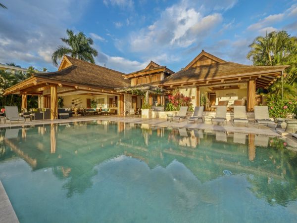 Oceanfront Luxury Estate in the Heart of Wailea - Steps from Keawakapu Beach