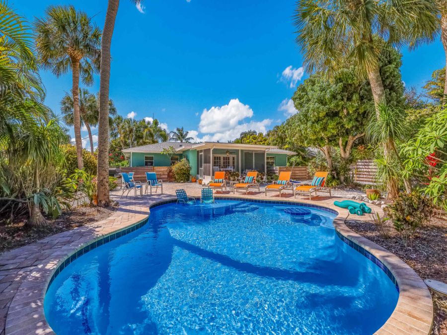 Anna Maria Private Home With Pool 5 min walk to the Beach