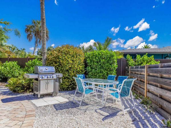 Anna Maria Private Home With Pool 5 min walk to the Beach