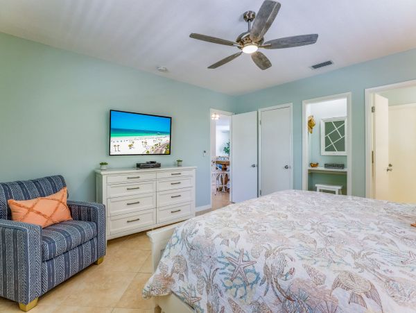 Anna Maria Private Home With Pool 5 min walk to the Beach