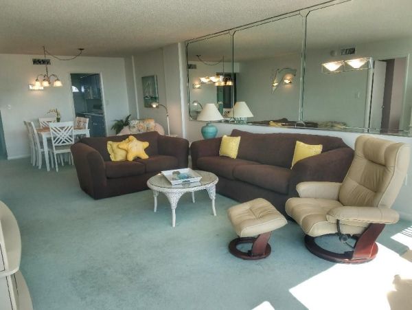 Holmes Beach Two Bedroom Condo with a Partial Gulf View
