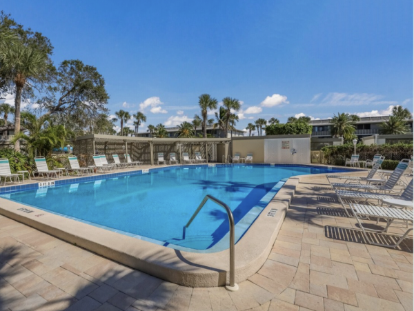 Charming Two Bedroom Vacation Condo in Holmes Beach