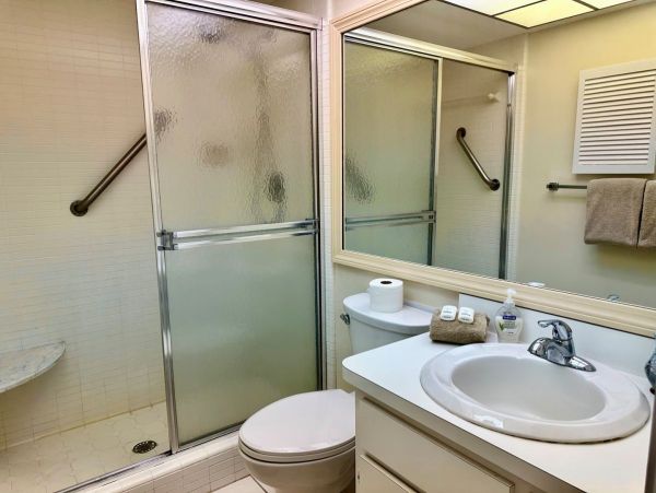 Charming Two Bedroom Vacation Condo in Holmes Beach