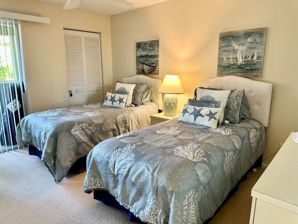 Charming Two Bedroom Vacation Condo in Holmes Beach
