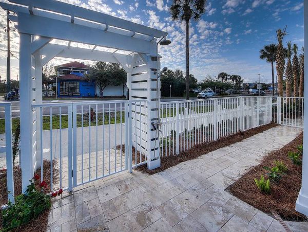 Destin  Sleeps Up To 24 Guests & 35ft from the Beach