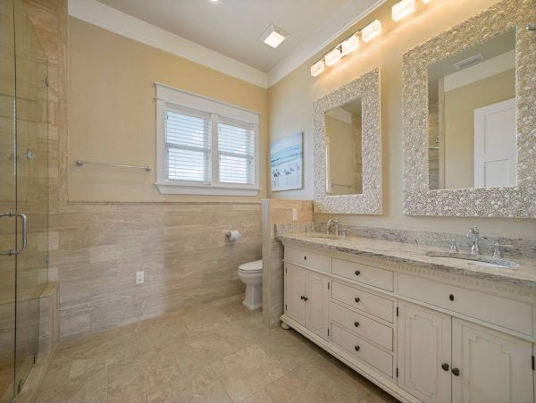 Destin  Sleeps Up To 24 Guests & 35ft from the Beach
