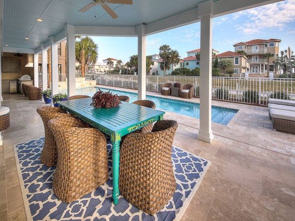 Destin  Sleeps Up To 24 Guests & 35ft from the Beach
