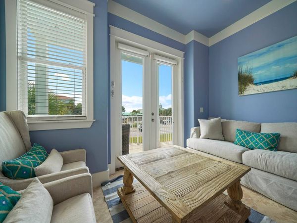 Destin  Sleeps Up To 24 Guests & 35ft from the Beach