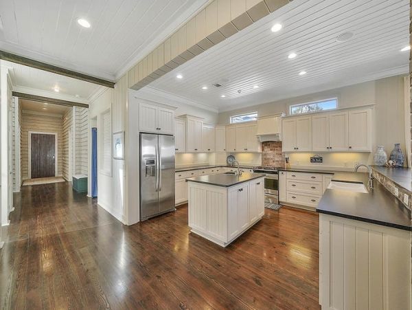 Luxury Beach Cottage a Rare Beach Find in Destin