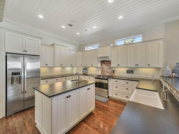 Luxury Beach Cottage a Rare Beach Find in Destin