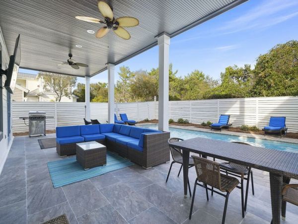 Luxury Beach Cottage a Rare Beach Find in Destin