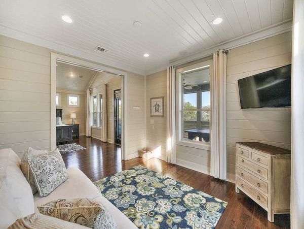 Luxury Beach Cottage a Rare Beach Find in Destin