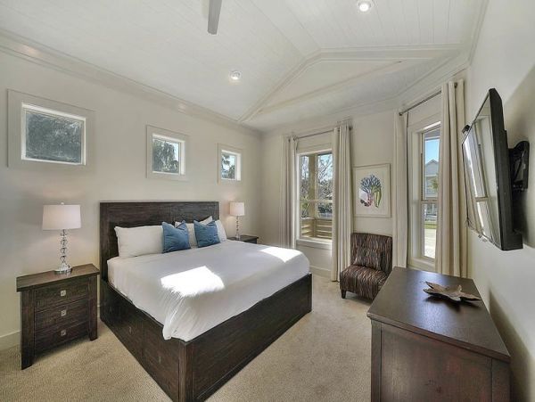 Luxury Beach Cottage a Rare Beach Find in Destin