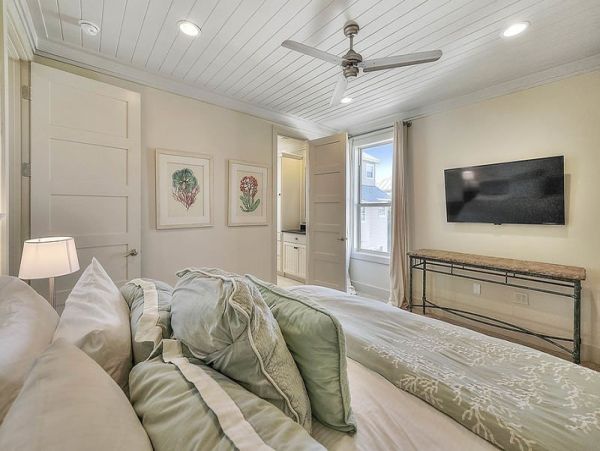 Luxury Beach Cottage a Rare Beach Find in Destin